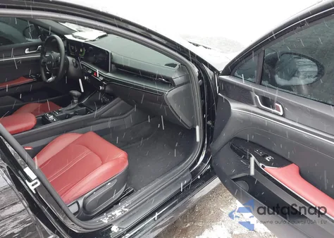 2025 Kia K5 Gt-Line z USA, uszkodzony, nr VIN KNAG64J74S5395433